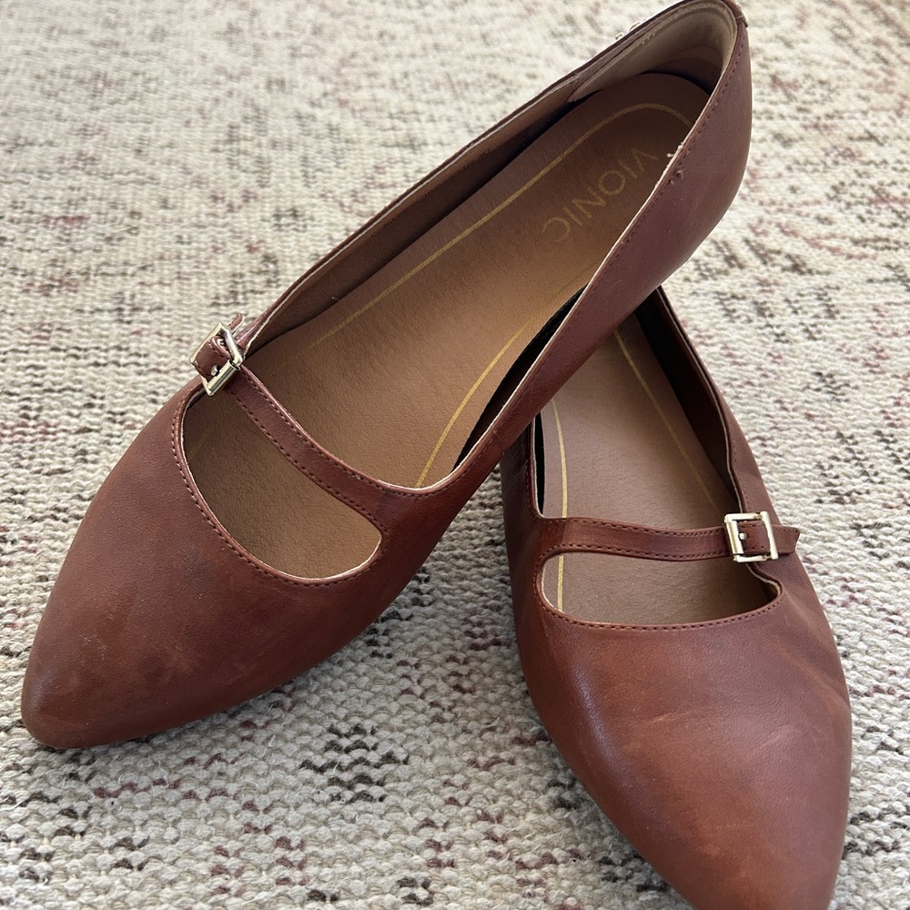 Vionic Women's Tan Loafers with Buckle Detail